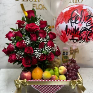 Desayuno sorpresa con rosas, frutas y globo