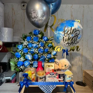 Desayuno sorpresa con rosas azules, gobos con helio, chocolates Ferrero Rocher y peluches