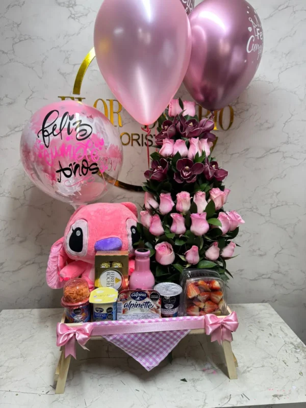 Desayuno sorpresa con rosas, peluche y globos con helio