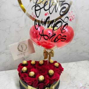 Caja corazon con rosas rojas, chocolates Ferrero Rocher y globo