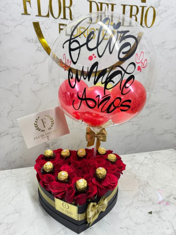 Caja corazon con rosas rojas, chocolates Ferrero Rocher y globo