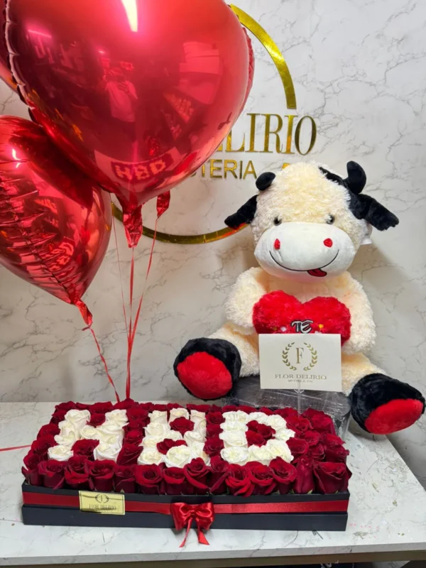 Caja con rosas, globos con helio y peluche