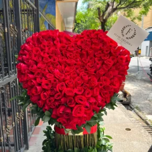 Corazon en 200 rosas