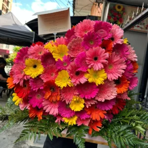 Arreglo floral corazon en gerberas