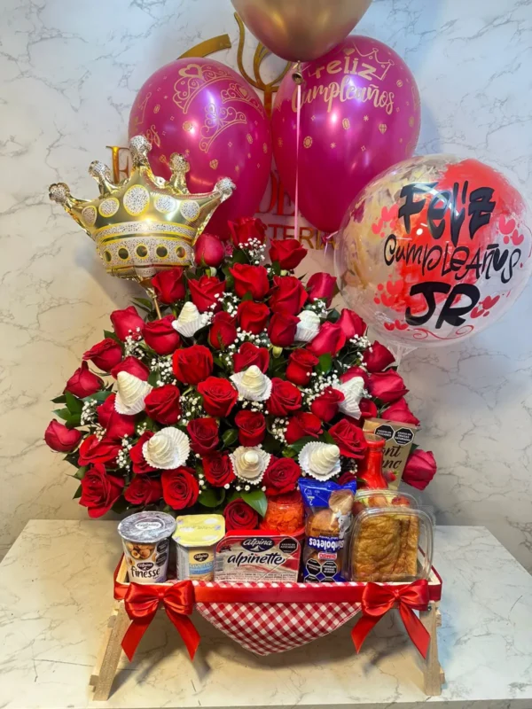 Desayuno sorpresa con rosas y globos con helio