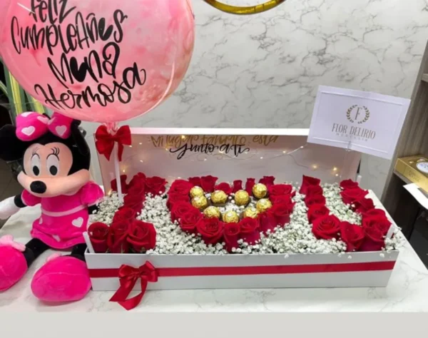 Caja I ♥ U con rosas, chocolates Ferrero Rocher, globo y peluche