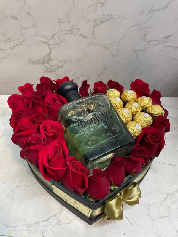 Corazon con rosas, botella Don Julio 70 y chocolates Ferrero Rocher