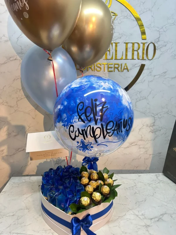 Caja corazon con rosas azules, chocolates Ferrero Rocher y globos con helio