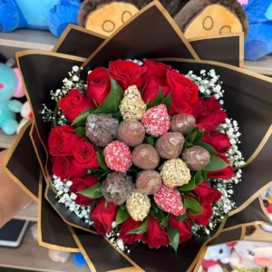 bouquet de rosas y fresas con chocolate