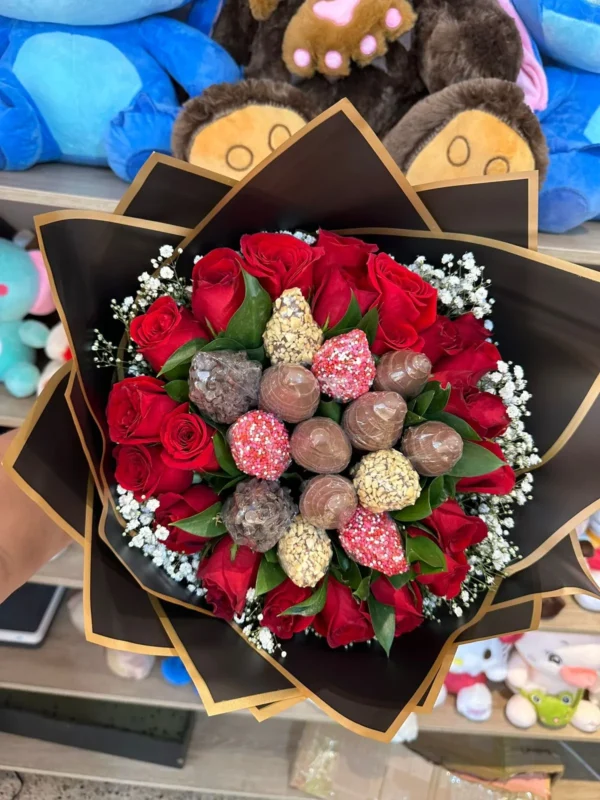 bouquet de rosas y fresas con chocolate