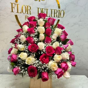 Arreglo floral en rosas surtidas