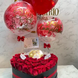 Caja corazon con rosas, caja corazon Ferrero Rocher y globos con helio