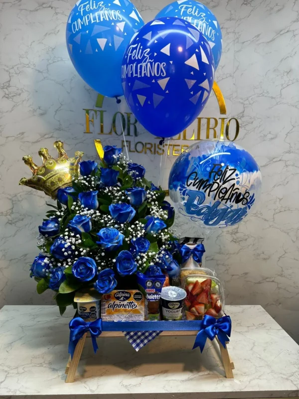 Desayuno sorpresa con rosas y globos con helio